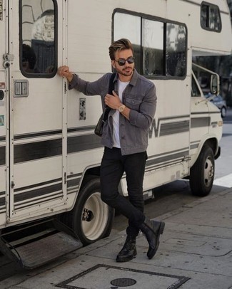 С чем носить оливковую сумку почтальона