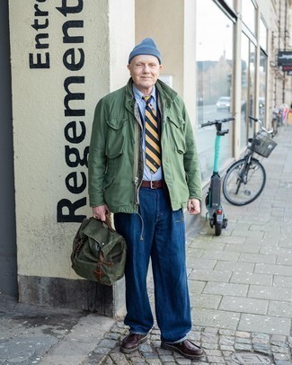 С чем носить оливковую сумку почтальона