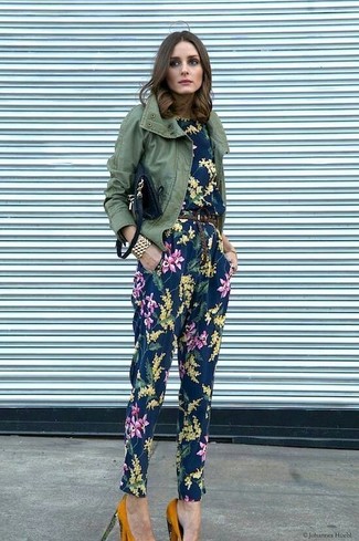 С чем носить оливковую верхнюю одежду женщине