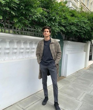 Какие высокие кеды носить с оливковым длинным пальто