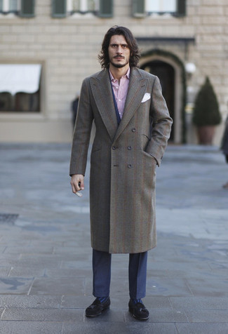 Какие лоферы с кисточками носить с оливковым длинным пальто