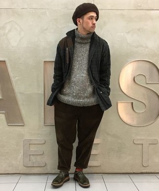 Какие водолазки носить с оливковыми оксфордами