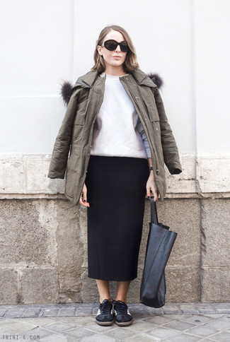 С чем носить оливковую парку женщине