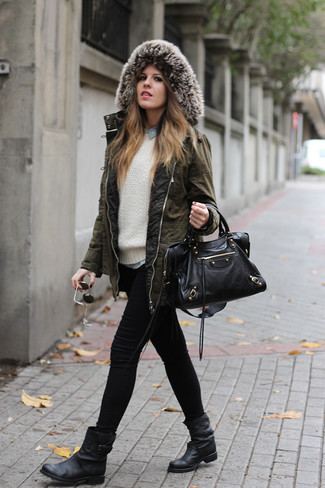 Какие джинсы скинни носить с оливковой паркой