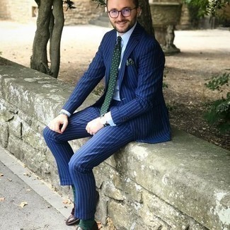 С чем носить оливковый галстук в горошек мужчине