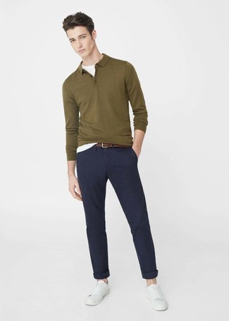 С чем носить оливковый свитер с воротником поло мужчине
