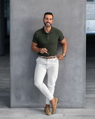 Какие лоферы с кисточками носить с оливковой футболкой-поло