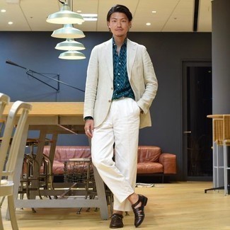 С чем носить оливковую рубашку с принтом мужчине