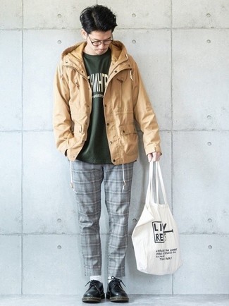 С чем носить оливковую футболку с принтом мужчине