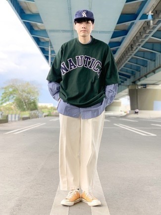 С чем носить оливковую футболку с принтом мужчине