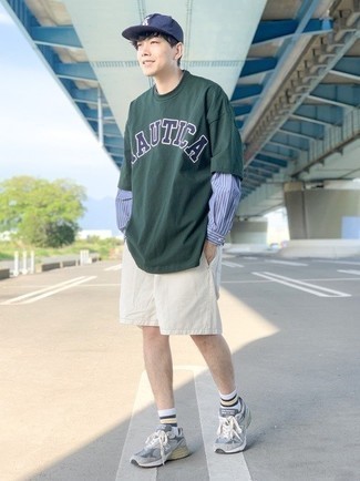 С чем носить оливковую футболку с принтом мужчине