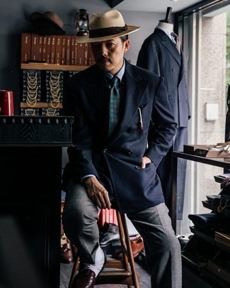 С чем носить оливковый галстук с принтом мужчине