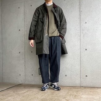 С чем носить оливковый дождевик мужчине