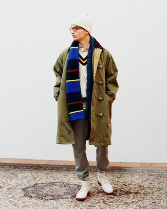 С чем носить оливковый дождевик мужчине