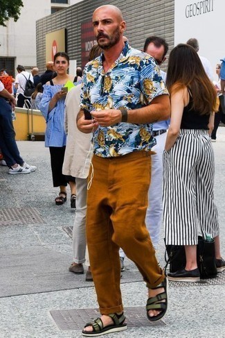 С чем носить оливковые сандалии мужчине