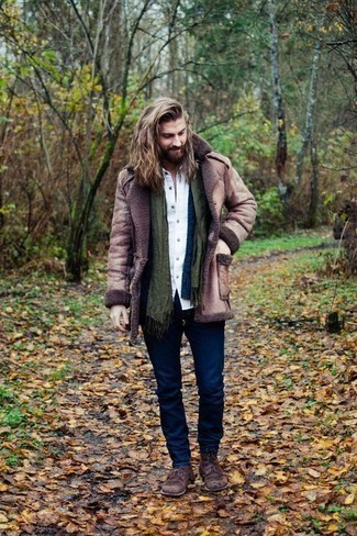 С чем носить оливковый шарф мужчине