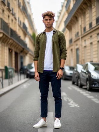 С чем носить оливковую рубашку мужчине