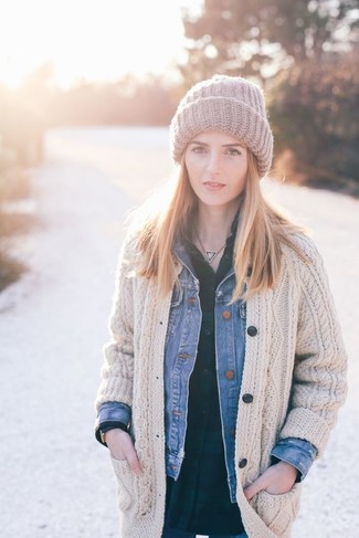 С чем носить оливковую рубашку женщине