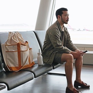 Какие лоферы носить с оливковыми шортами мужчине