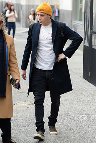 Какие джинсы носить с оливковыми слипонами мужчине