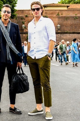 С чем носить оливковые слипоны мужчине