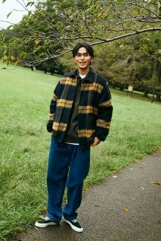 С чем носить оливковые кеды мужчине