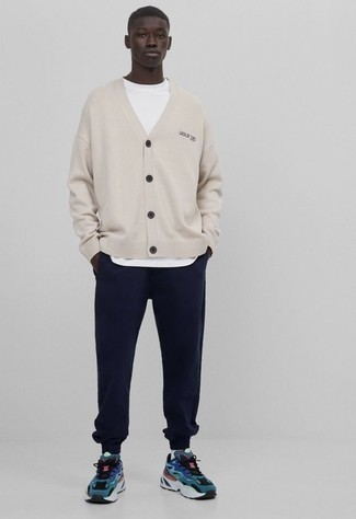 С чем носить оливковые кеды мужчине