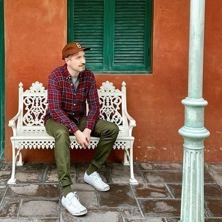 С чем носить оливковые носки мужчине