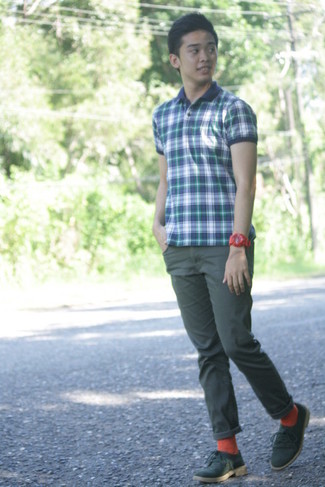 С чем носить оливковые замшевые туфли дерби