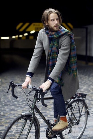 С чем носить оливковые замшевые туфли дерби