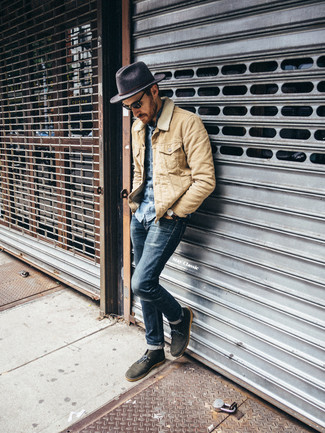 С чем носить оливковые замшевые ботинки дезерты