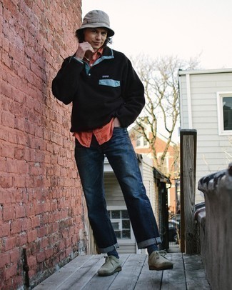 С чем носить оливковые замшевые ботинки дезерты