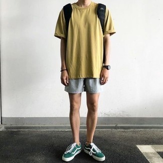 С чем носить оливковые замшевые кеды мужчине