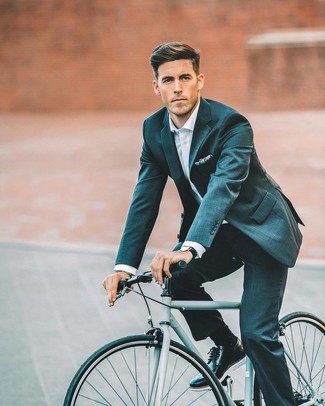 Какие броги носить с оливковым костюмом