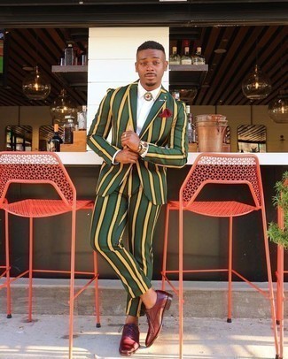 Какие оксфорды носить с оливковым костюмом