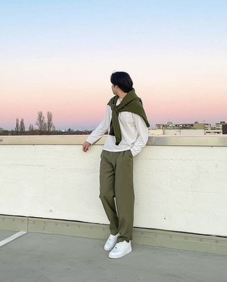 Какие брюки чинос носить с оливковым свитшотем