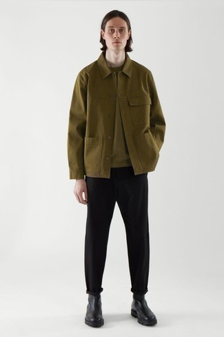 С чем носить оливковую футболку мужчине