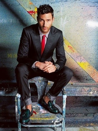 Какие джинсы носить с оливковыми лоферами с кисточками