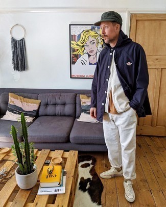 С чем носить оливковые носки c принтом тай-дай мужчине