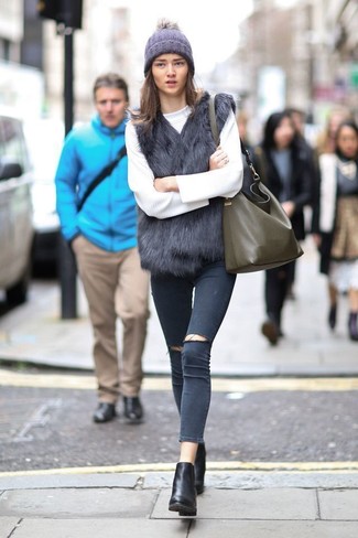 С чем носить оливковую большую сумку