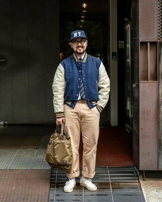 С чем носить оливковую большую сумку мужчине