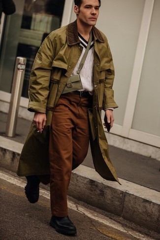 Какие брюки чинос носить с оливковым плащом