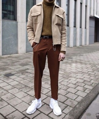 Какие кроссовки носить с оливковой водолазкой мужчине