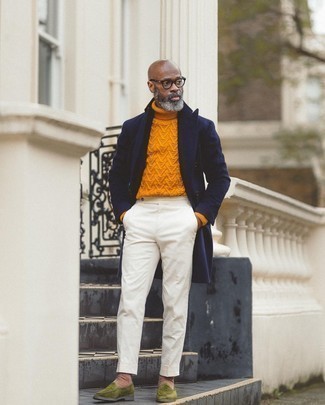 С чем носить оливковые бархатные лоферы мужчине