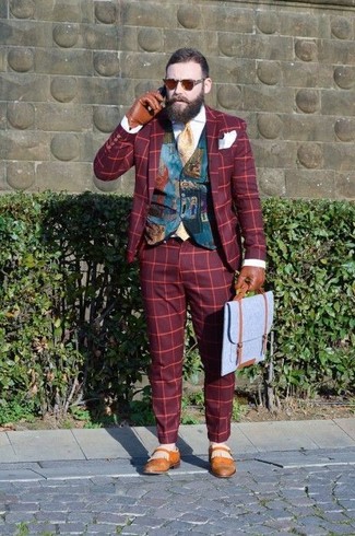 Какие лоферы носить с оливковым жилетом