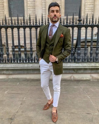 Как носить оливковый жилет с оливковым пиджаком