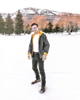 Какие повседневные ботинки носить с оливковой ветровкой мужчине