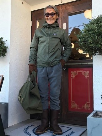 Какие спортивные штаны носить с оливковой ветровкой мужчине