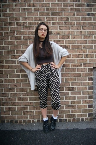 Как носить открытый кардиган с ботильонами на шнуровке