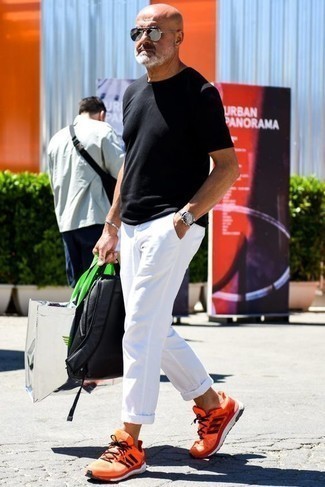 С чем носить оранжевые кроссовки мужчине